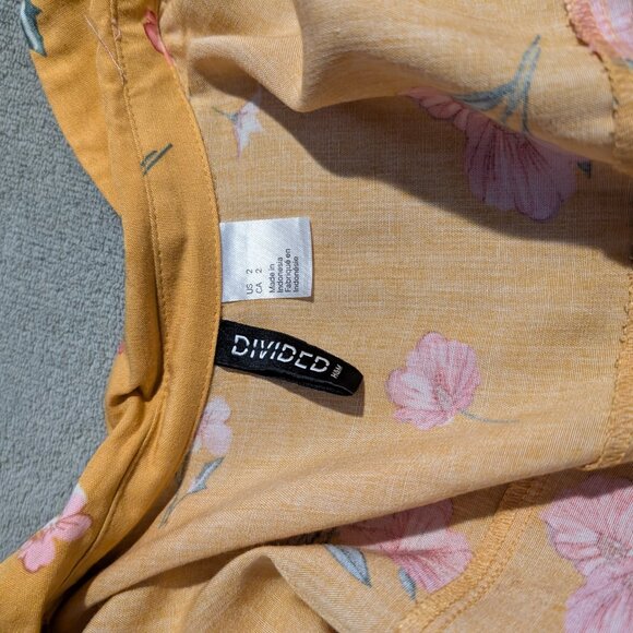 Yellow floral button up shirt - Picture 2 of 3
